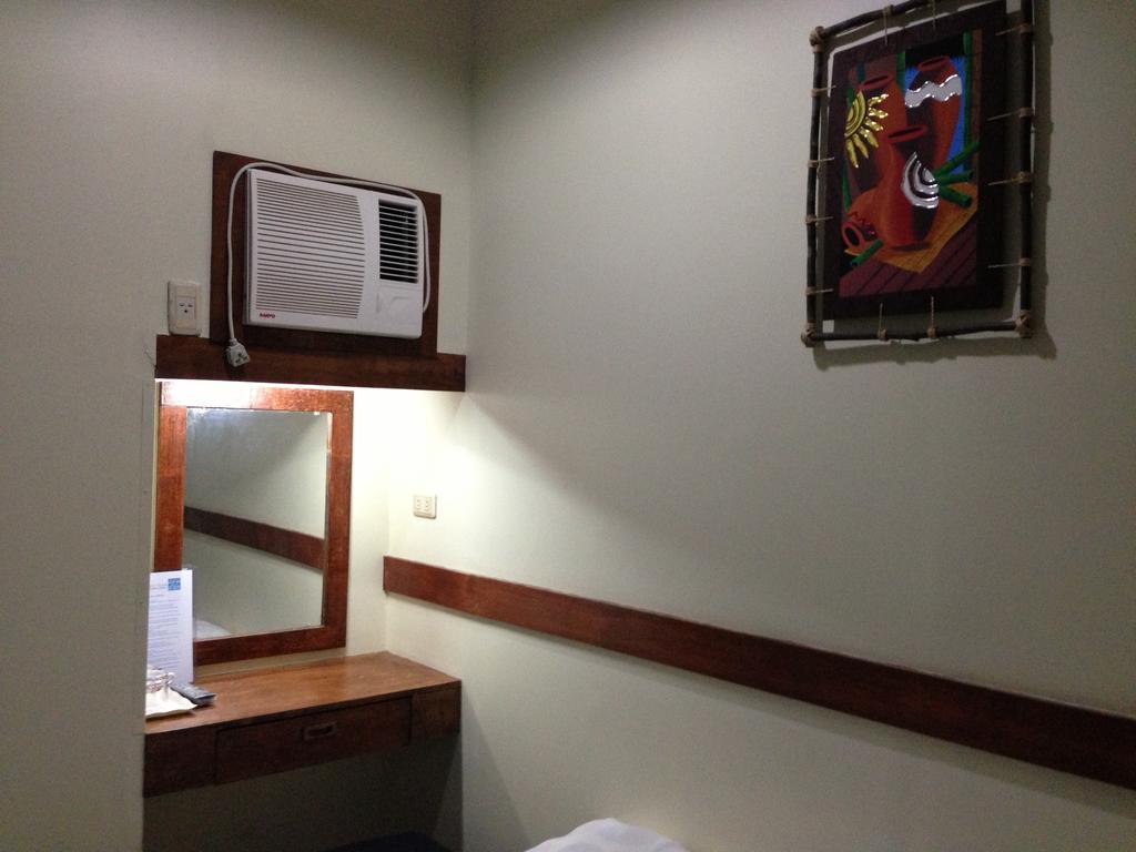 Qm Pension House Tagbilaran City Kültér fotó