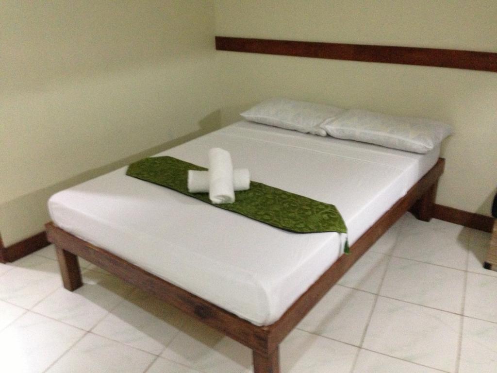 Qm Pension House Tagbilaran City Szoba fotó