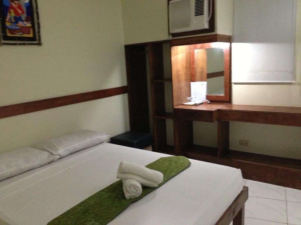 Qm Pension House Tagbilaran City Kültér fotó