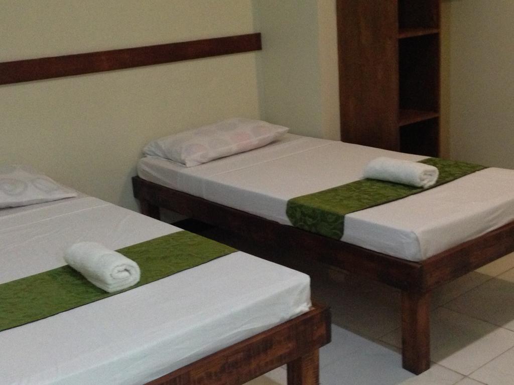Qm Pension House Tagbilaran City Szoba fotó