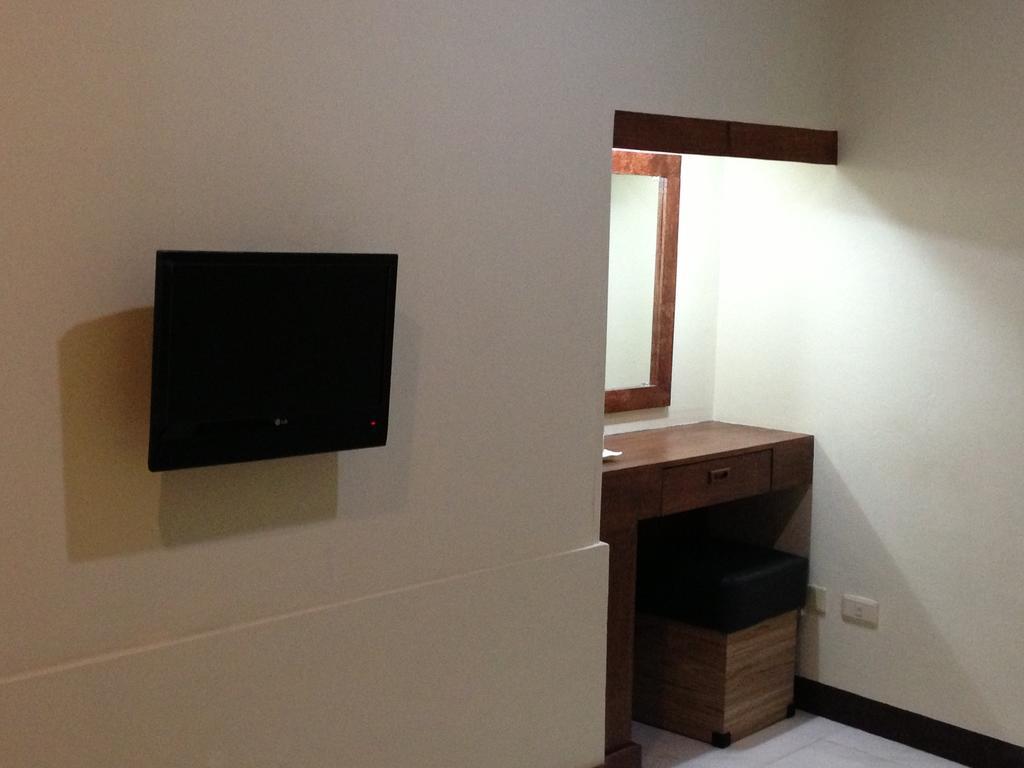 Qm Pension House Tagbilaran City Szoba fotó