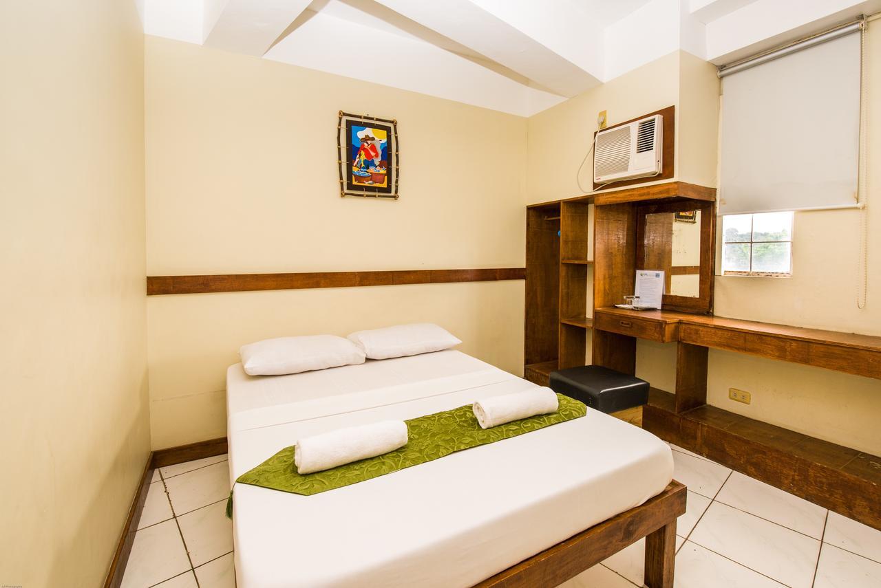 Qm Pension House Tagbilaran City Kültér fotó